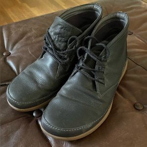 Men’s Chaco’s shoes